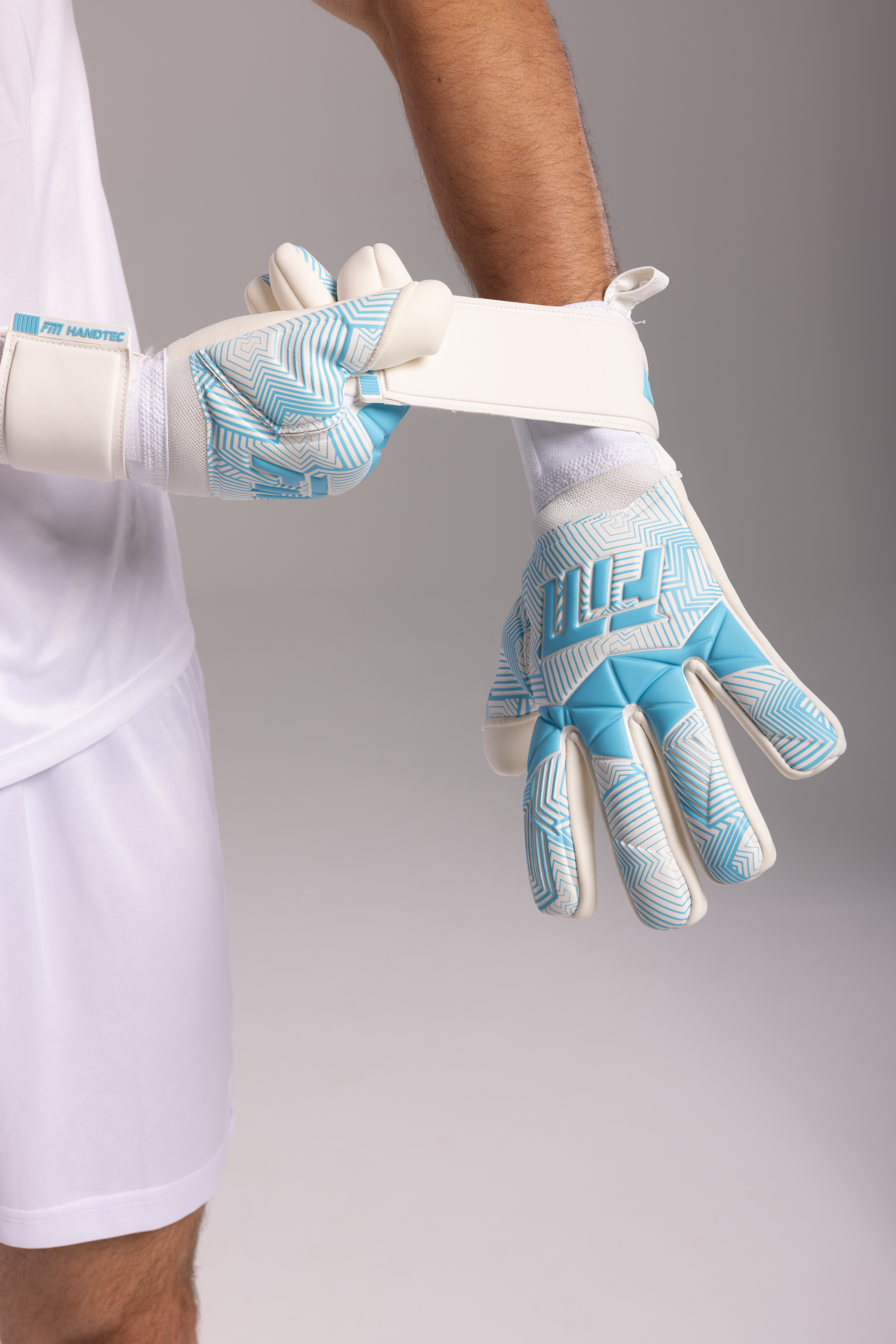 Ako vybrať perfektné rukavice pre brankára pre vašu úroveň hry?